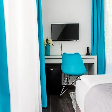 Otel & 4*