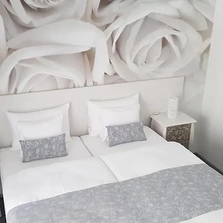 & Otel