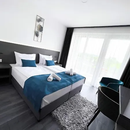 Otel &