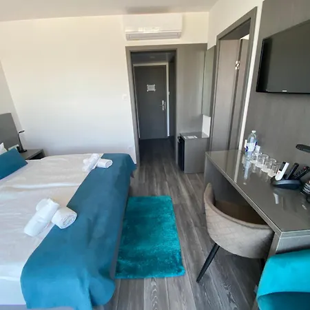 & Hotel