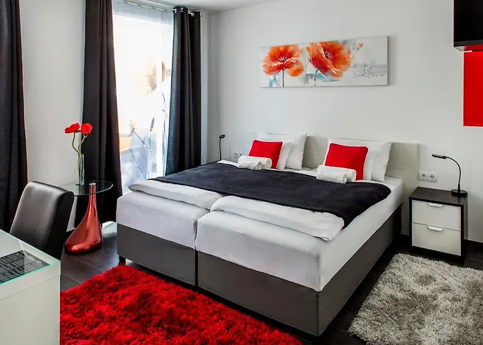 Hotel & 4*